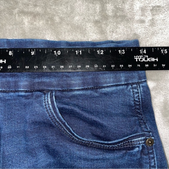 Liz Claiborne Jean Shorts with Elastic Waistband Size 4 - Picture 5 of 7